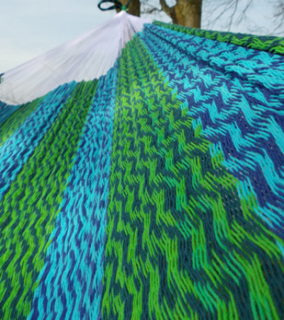 Hängematte blau/grün mit Muster