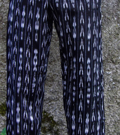 N2 / Ikat Schwarz mit Weiss gemustert - 