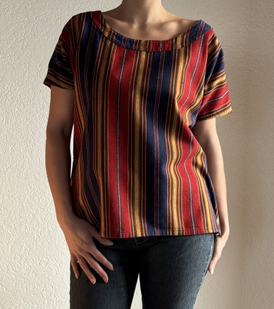 T-Shirt mit weitem Rundhals